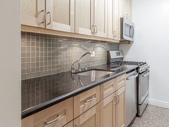 3rd image of 201 E 87th St Penthouse Fg