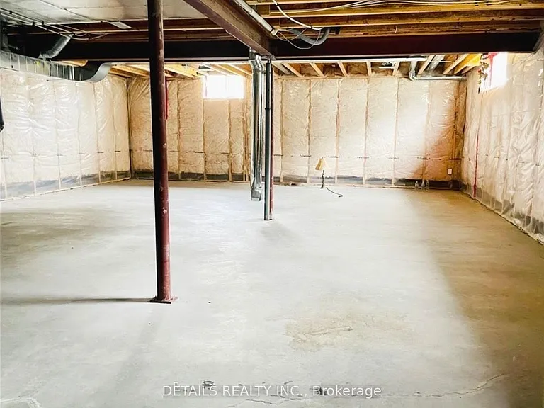 439 Cavesson St — Photo 23