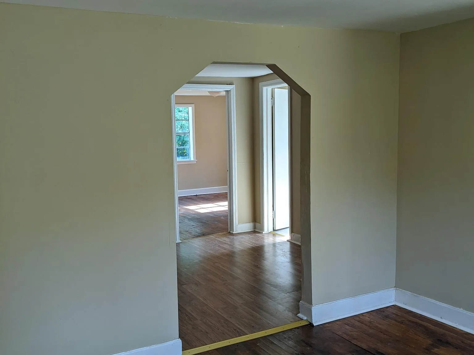 1 bed, 550 sqft, $850 — Photo 2