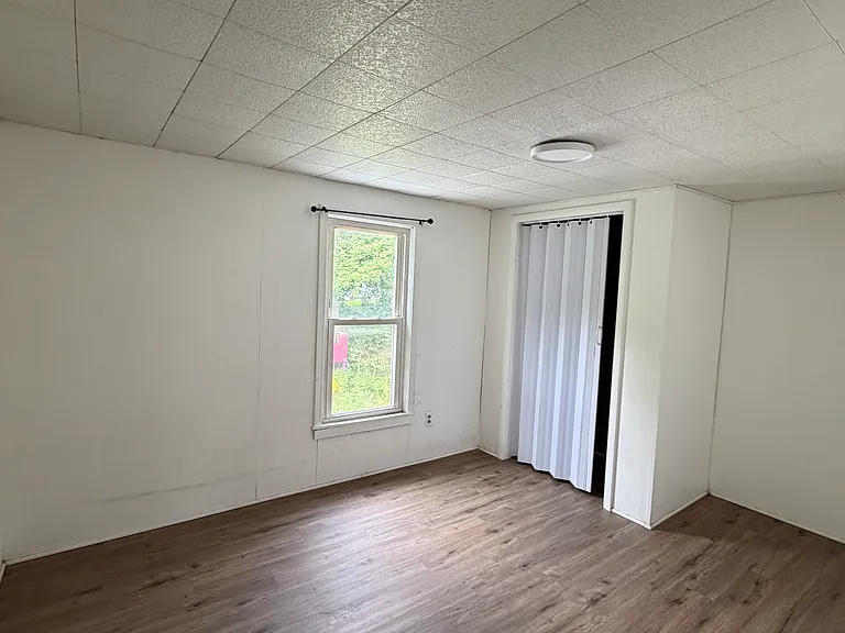 65 Tompkins St — Photo 7
