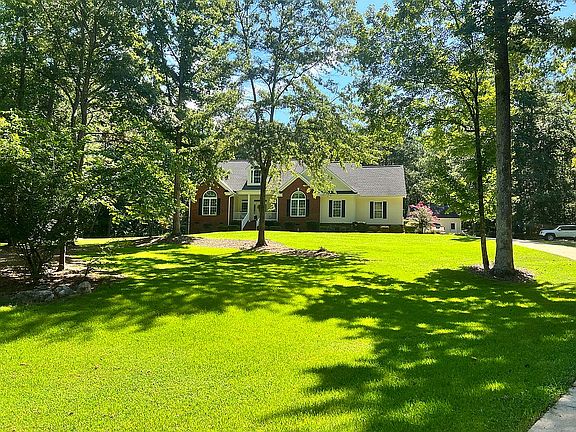 2nd image of 140 Honeysuckle Rd NW