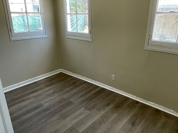 4th image of 1726 N Sierra Way #2