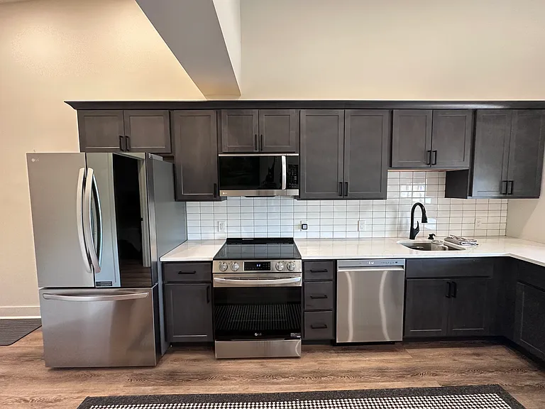 157 N Main St #202 — Photo 5