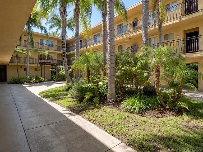 7555 Linda Vista Rd #29 — Photo 10