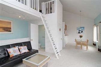 Living room :: 1 Appian Way #705-8