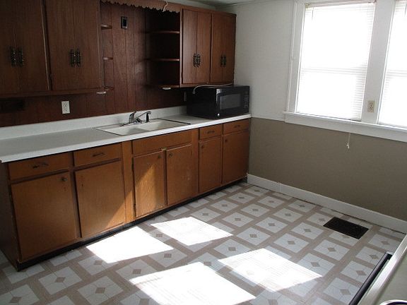 4th image of 706 Illinois Ave Unit 3