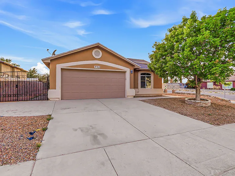 732 Desert Sage Dr — Photo 2