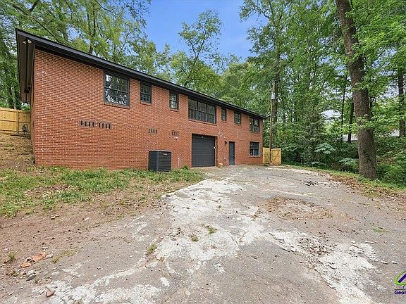 4th image of 1320 Briarcliff Rd