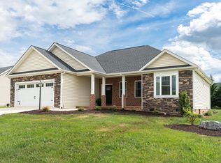329 Petros Dr, Waynesboro, VA 22980