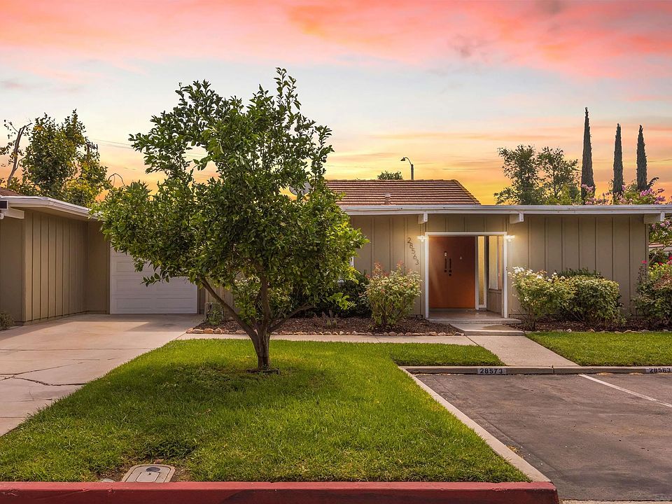 1st image of 28563 Via Las Flores