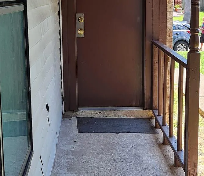 Door to Garage with washer and dryer hook ups