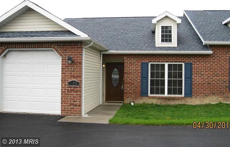 1st image of 105 Estate Dr