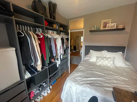 Rented by Delmark Realty LLC | media 23