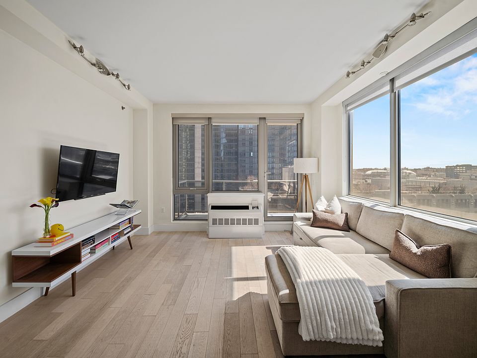 1st image of 4415 Purves St #14C
