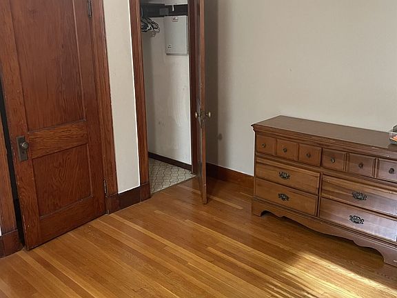 139 Hillsdale Rd. #1 Somerville (Powderhouse Square) Unit