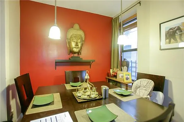 Sold by R New York | media 2