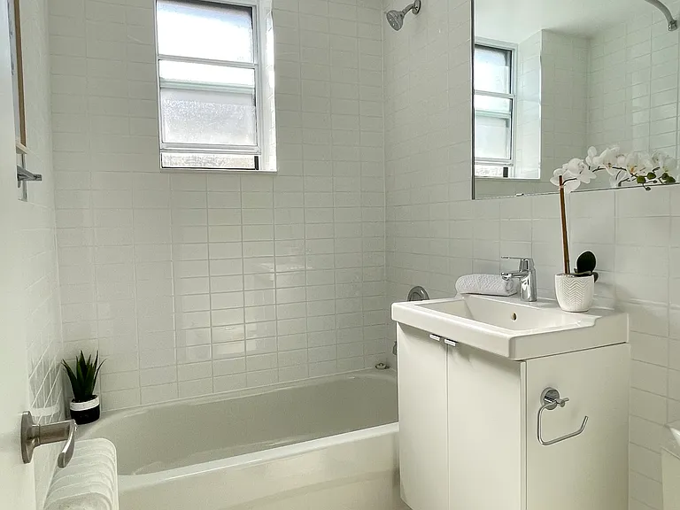 1477 Birchmount Rd — Photo 5