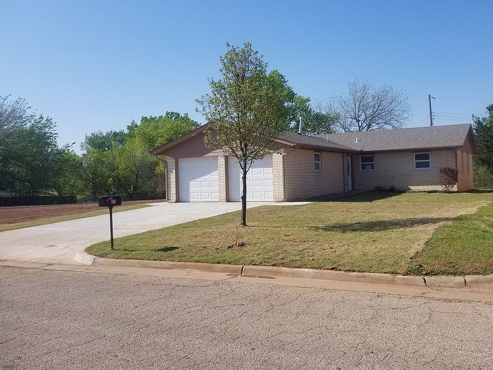 1st image of 829 NW 104th St