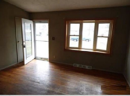 4th image of 8386 Anderson Ave NE