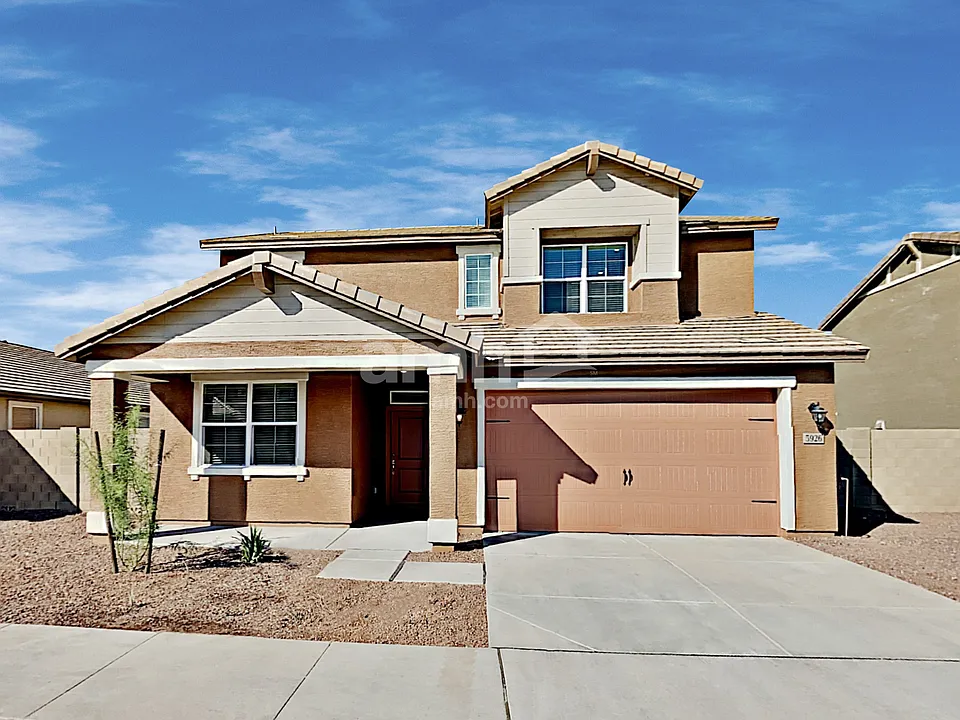 5926 W Columbine Dr