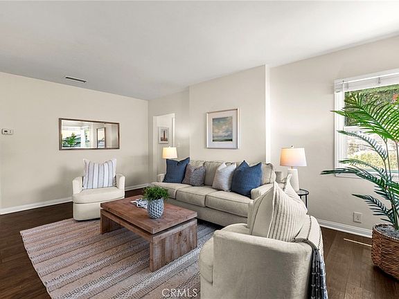 4th image of 523 Avenue A