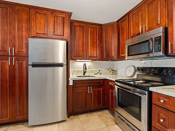 2nd image of 901 Prospect St APT 205