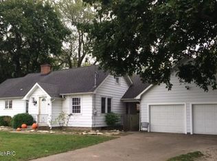 230 W Saint Joseph St, Coloma, MI 49038