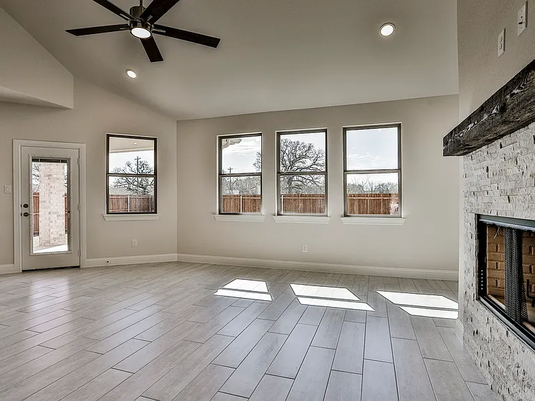 101 Gardenia Dr — Photo 6