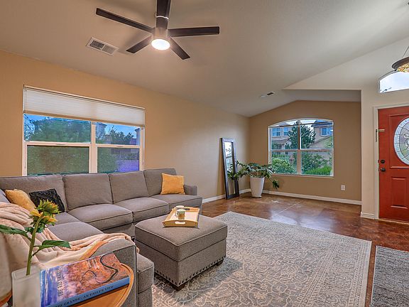 3rd image of 10212 Calle Hermosa Pl NW