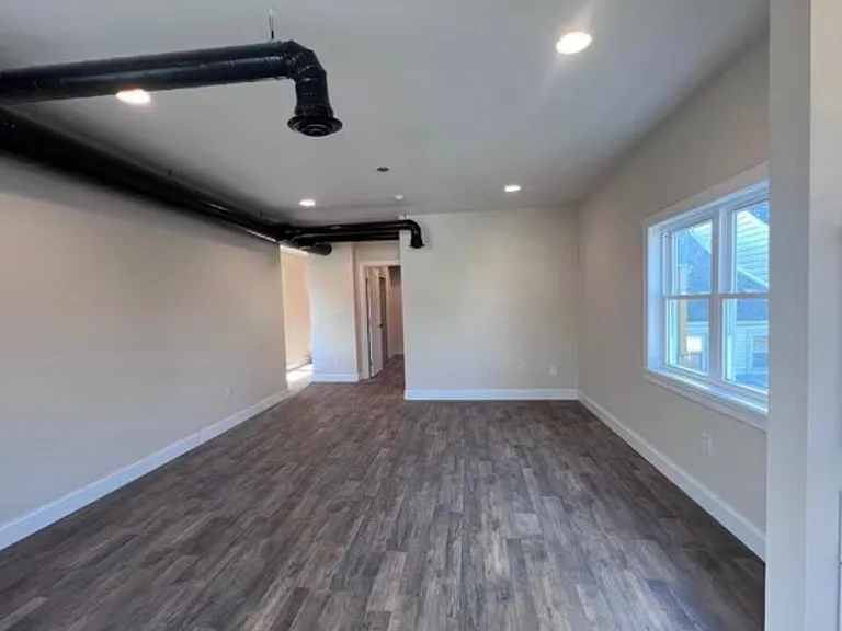 587 Bath St #3 — Photo 3