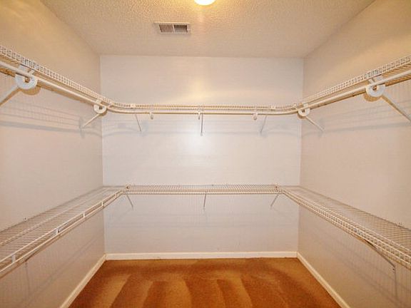 Walk-in closet Master