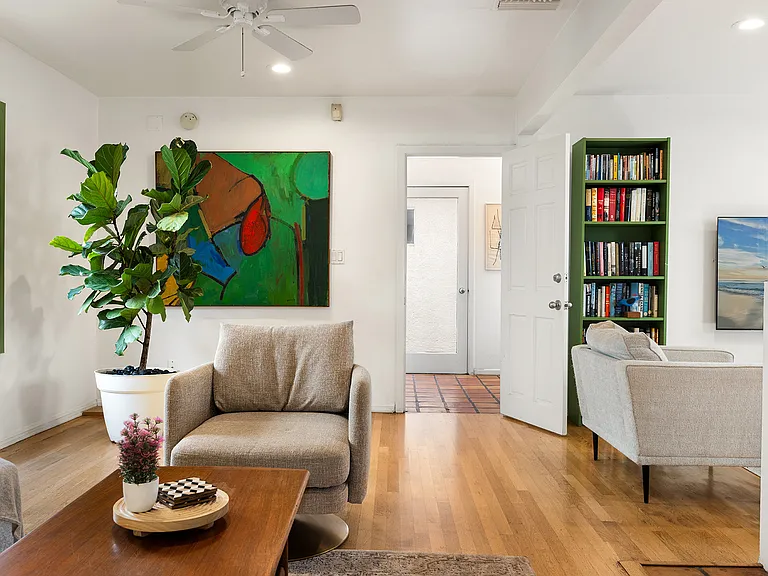 910 Nowita Pl — Photo 30