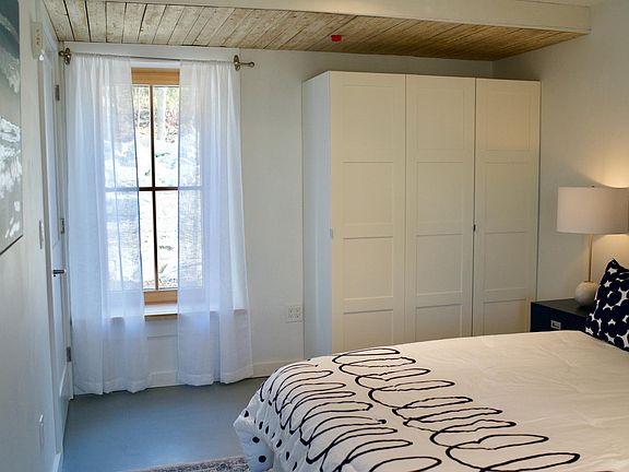 5th image of 13 Cottage Ct #A