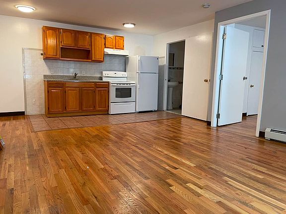 2nd image of 138 Johnson Ave APT 3A