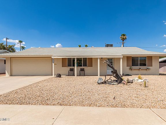 2nd image of 10854 W CANTERBURY Drive