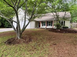 1135 Burning Bush Dr, Loganville, GA 30052