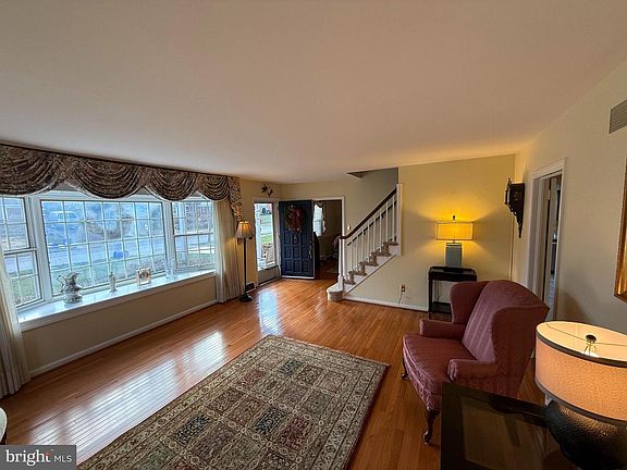 4th image of 128 Clemson Rd