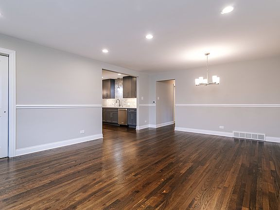 3rd image of 4949 N Mont Clare Ave
