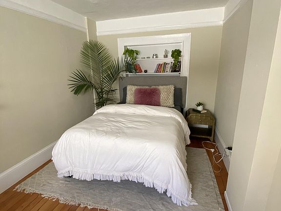 Ground floor bedroom furnished