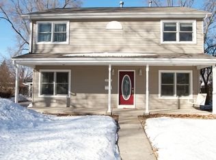 2804 Hawk Ln, Rolling Meadows, IL 60008