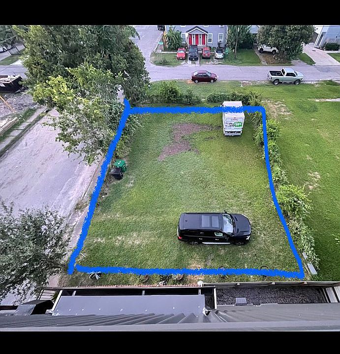 2nd image of 3602 Bastrop St