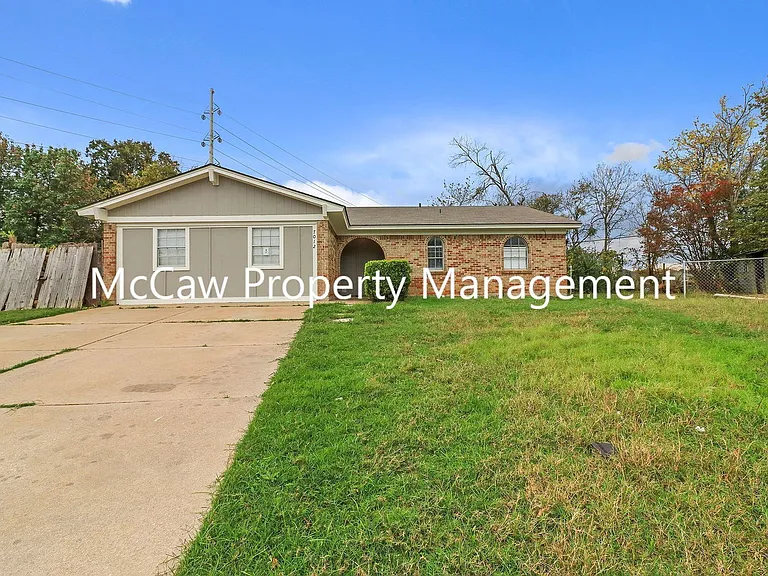 7012 Candlewick Ct — Photo 2