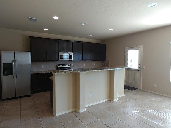 5th image of 10458 Royal Est