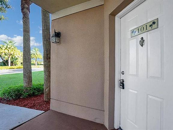 3rd image of 815 W Boynton Beach Blvd APT 7101