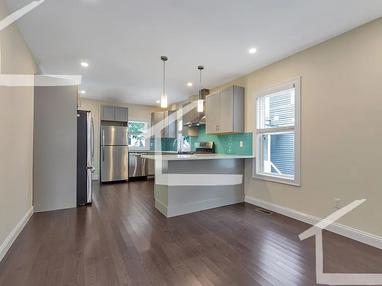 157 4th St #1 — Photo 7