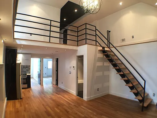 Rented by P Management | media 8