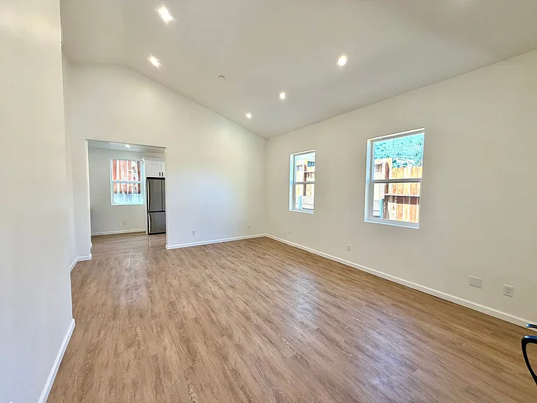 23510 Cava Cir #A — Photo 10