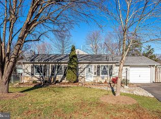 206 N Fir Ct, Sterling, VA 20164