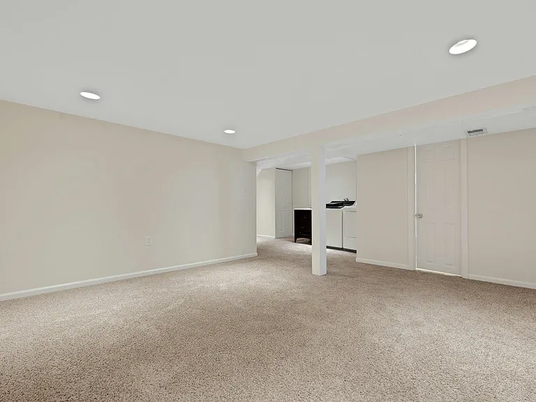 126 Huber St — Photo 20