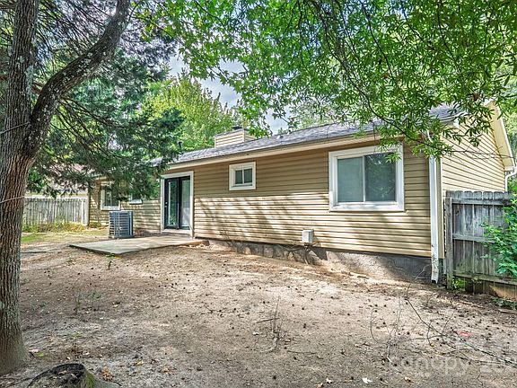 3rd image of 6228 Long Pine Dr